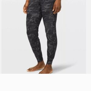 Lululemon Ready To Rulu Pant - Incognito Camo Black / Size 2